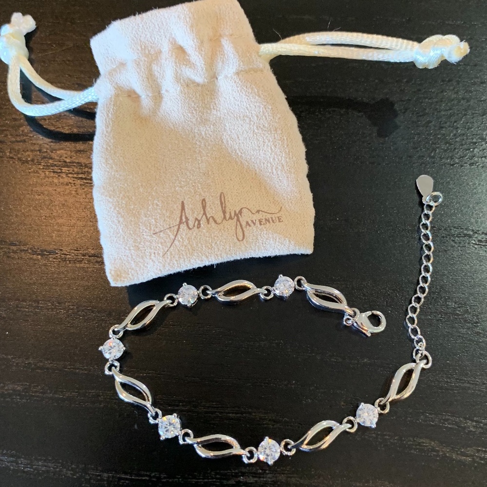 Ashlynn Avenue 18K White Gold Plated Link Bracelet